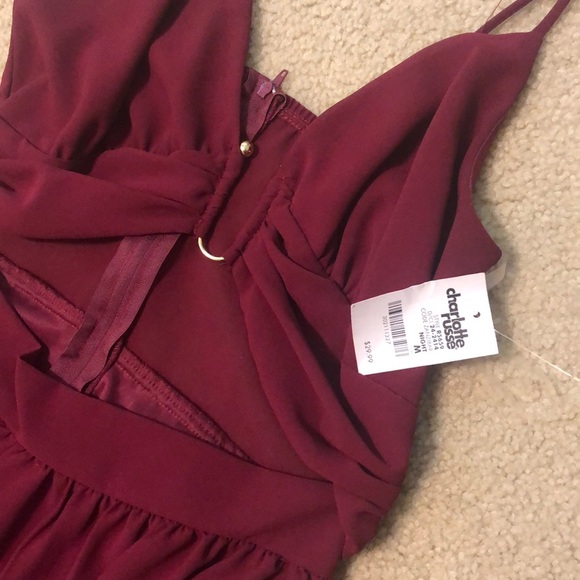 Dark red dress! - Picture 2 of 3